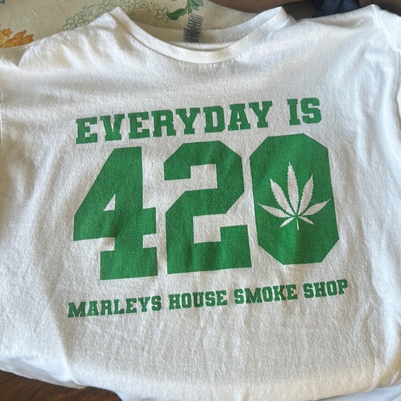 Everyday is 420 Marleys House Smoke Shop Shirt Large Tee Great Condition - Picture 2 of 5